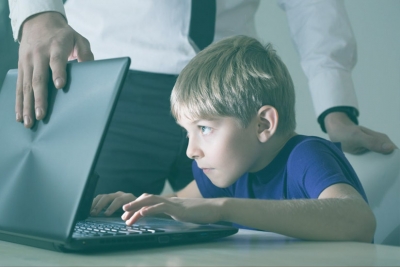 Cum se atrofiază creierul unui copil care petrece prea mult timp la calculator