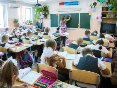 Prea multi copii in clasa! Cat de sanatoase sunt clasele cu multi elevi?