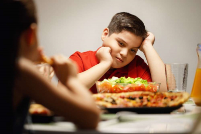  Top 6 greşeli în alimentaţia copiilor, care scad performanţele școlare