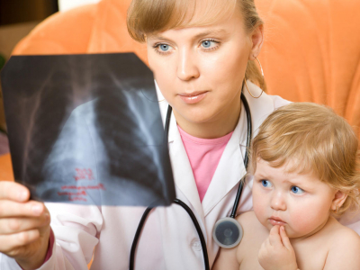 Cum recunoști pneumonia la copii