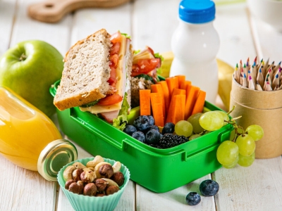 Rețeta unui prânz sănătos la școală. Ce alimente trebuie să eviți