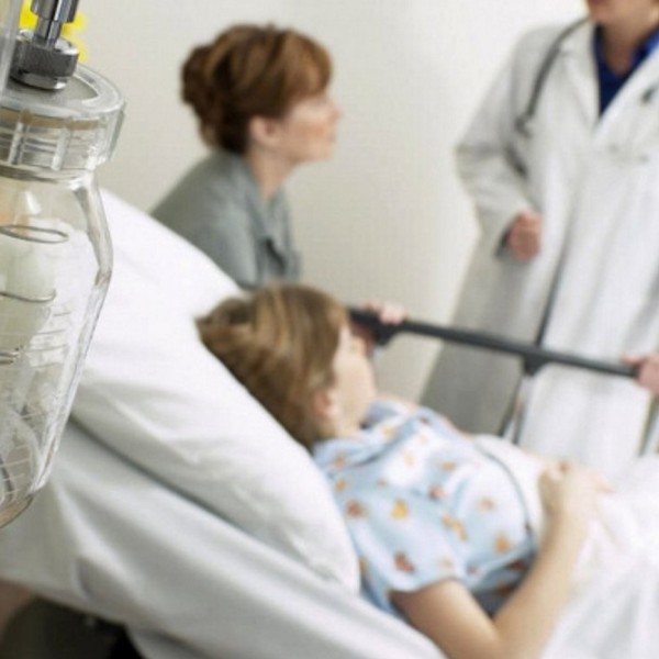 Vacanța de vară aduce și riscuri. Tot mai mulți copii ajung la spital cu intoxicații accidentale
