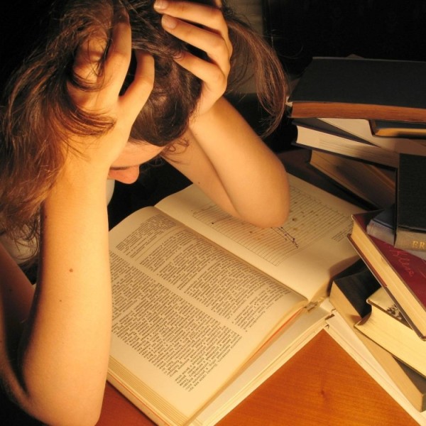 Stresul examenelor afectează elevii, părinții și profesorii. Ce recomandă psihologii