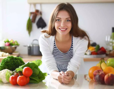 Dietă adolescenți, de câte calorii și de ce alimente au nevoie