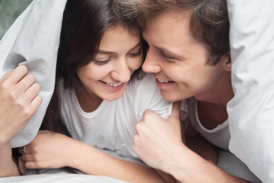 Relațiile sexuale în adolescență: Argumente pro și contra