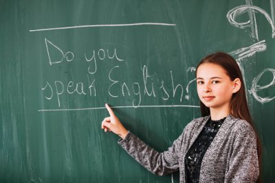 De la ce vârstă poate să înceapă copilul să studieze o limbă străină
