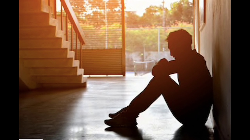 Suicidul în rândul adolescenților: Care sunt semnalele de alarmă și cum poate fi prevenit