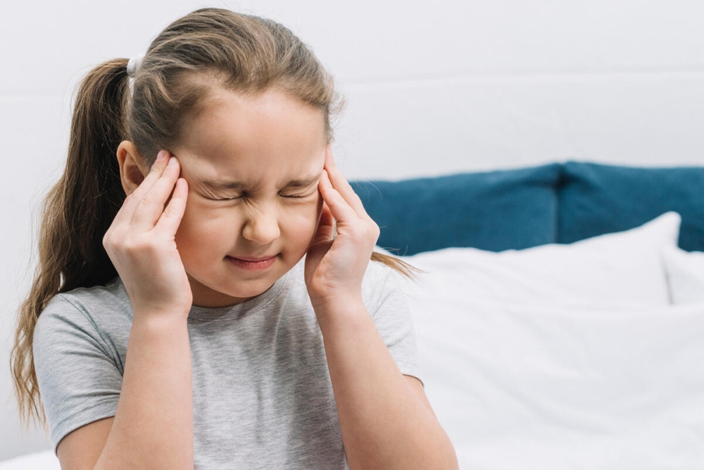 Durerile de cap la copilul scolar. Cand e migrena si cand mergem la neurolog?
