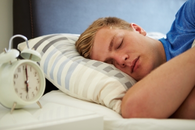 Somnul in adolescenta: de ce adolescentul tau este asa obosit?